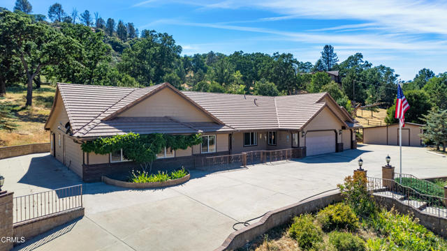 Detail Gallery Image 2 of 45 For 30100 Sunland Way, Tehachapi,  CA 93561 - 3 Beds | 2 Baths
