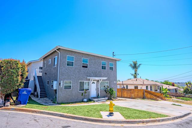 6737 43 Thomson Ct, San Diego CA: https://media.crmls.org/mediaz/59b52588-1e66-42af-8af4-a5a242548b27.jpg