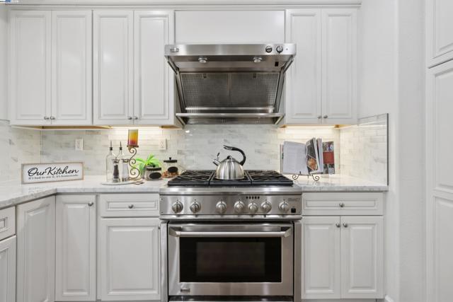 3364 Chartwell St, San Ramon CA: https://media.crmls.org/mediaz/59b54378-1c71-4583-aba7-0599ab930178.jpg