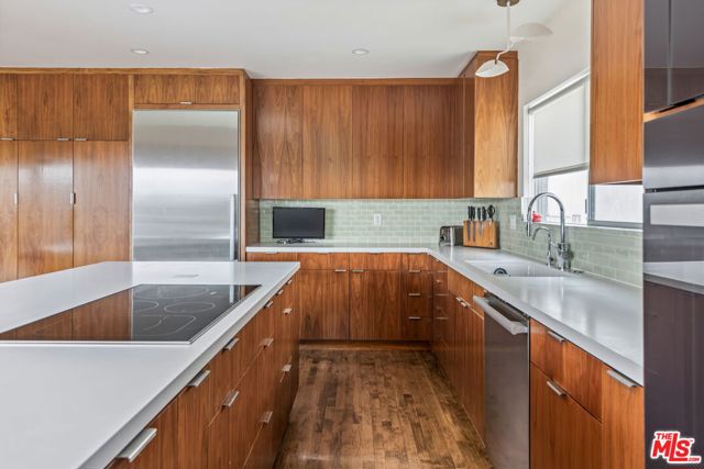 3736 Clayton Avenue, Los Angeles CA: https://media.crmls.org/mediaz/59b54730-9fa9-452d-9814-5f213c68f575.jpg