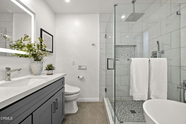 9545 Creemore Place, Tujunga CA: https://media.crmls.org/mediaz/59b55eea-eb2b-4baf-9df8-7f09d3efd41d.jpg
