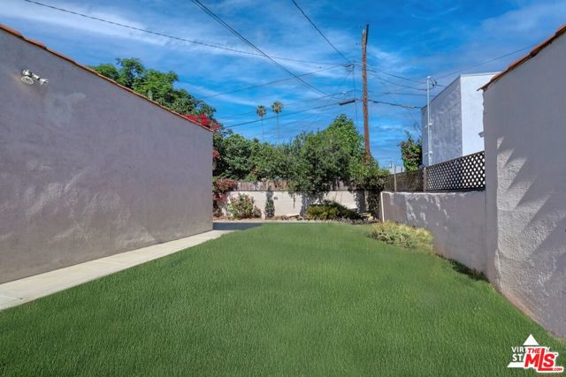 3421 Hillcrest Drive, Los Angeles CA: https://media.crmls.org/mediaz/59b5b5b0-b50a-4e98-863f-ecdd480fa073.jpg