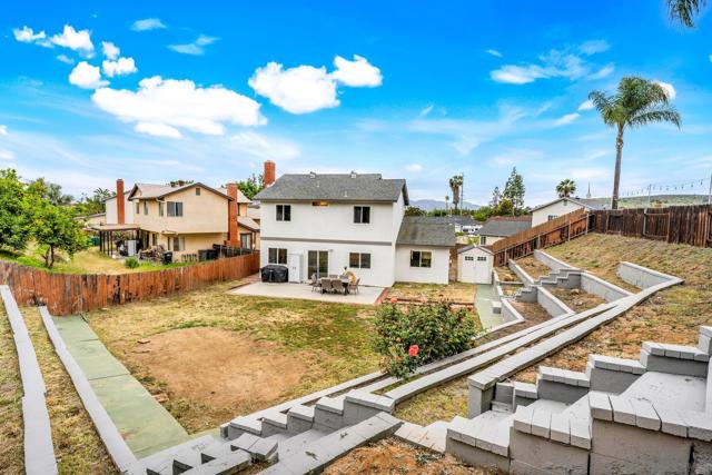 10424 Nubbin Ct, Santee CA: https://media.crmls.org/mediaz/59b5d08b-ae5b-4b79-bd85-c72f7c7b591a.jpg