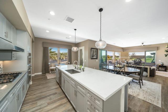 603 Retreat Circle, Palm Desert CA: https://media.crmls.org/mediaz/59b66730-5648-44ba-82d3-6e3be47106e0.jpg