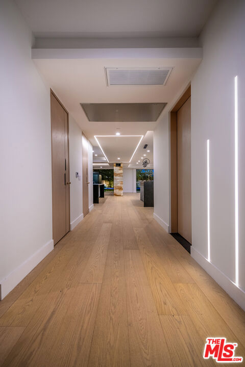 4906 Van Noord Avenue, Sherman Oaks CA: https://media.crmls.org/mediaz/59b69754-60d9-48e1-9541-f7e084125441.jpg