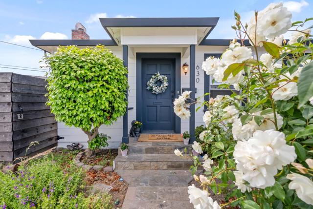 630 California Street, Watsonville CA: https://media.crmls.org/mediaz/59b7c2f7-ef01-4e7c-a439-02ff600e185d.jpg