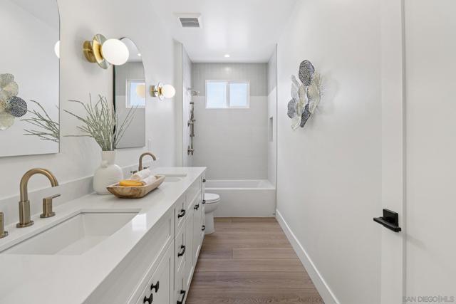 1850 Illion St, San Diego CA: https://media.crmls.org/mediaz/59b847aa-1fce-4126-80f8-67a6c1d1292c.jpg