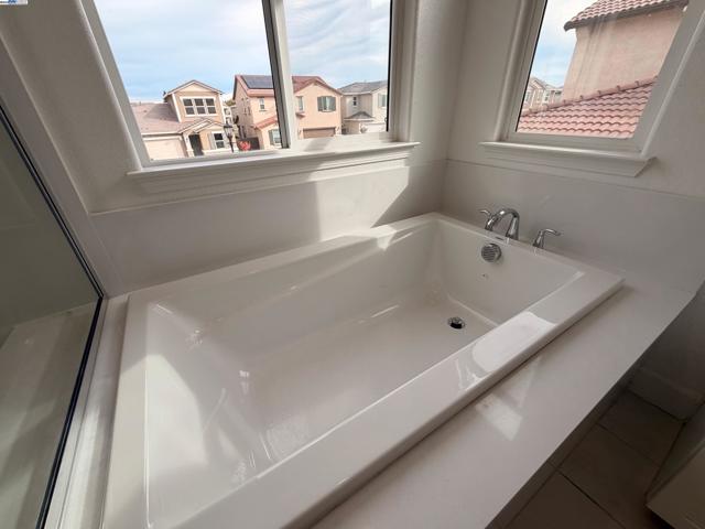 10349 Baldy Dr, Stockton CA: https://media.crmls.org/mediaz/59b85d5c-3e9f-459d-b603-d85c1706156a.jpg