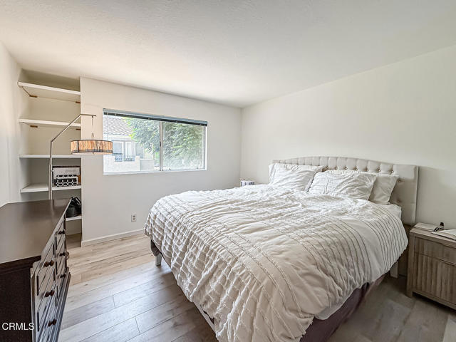 5965 Paseo Encantada, Camarillo CA: https://media.crmls.org/mediaz/59b9af62-08f5-414d-84b0-6ca01ed1f506.jpg