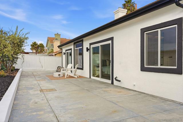 183 Plumosa Street, Oceanside CA: https://media.crmls.org/mediaz/59b9bd16-67e5-4d2e-b3b9-86c92a131111.jpg