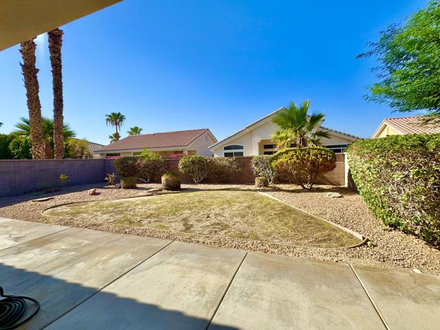 78948 Waterford Lane, Palm Desert CA: https://media.crmls.org/mediaz/59b9ee6b-ba8d-4f5a-8de4-80a287a835af.jpg