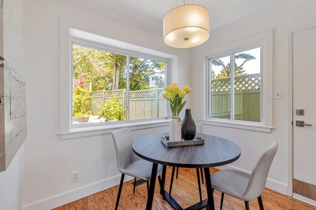 6827 Ridgewood Drive, Oakland CA: https://media.crmls.org/mediaz/59ba2815-27f3-4e66-8774-274af50d23c7.jpg