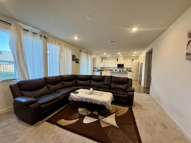 2121 Stagecoach Road, Patterson CA: https://media.crmls.org/mediaz/59ba41ce-223a-4109-b387-a795deb1e347.jpg