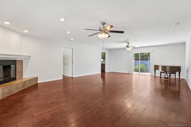 4464 Maple Ave, La Mesa CA: https://media.crmls.org/mediaz/59ba4608-b054-4f15-95e1-35d2d46778f3.jpg