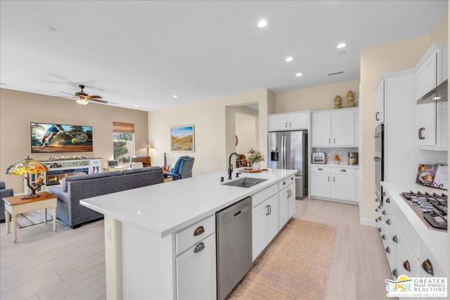 28 Chablis, Rancho Mirage CA: https://media.crmls.org/mediaz/59ba7898-1592-49cc-83ae-ab2e6998114f.jpg