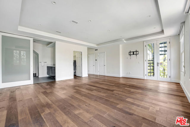 12320 Ridge Circle, Los Angeles CA: https://media.crmls.org/mediaz/59bc62ff-c639-404c-93ce-54ac9eaf543c.jpg