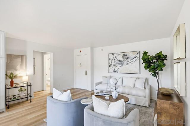 7858 Cowles Mountain Ct, San Diego CA: https://media.crmls.org/mediaz/59bcbc92-4b5a-44bb-8e79-d4e5d96b28b7.jpg