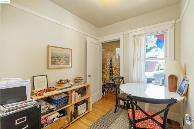 318 Washington Avenue, Richmond CA: https://media.crmls.org/mediaz/59bdd8d4-cd41-4c0d-be39-6310227fef7f.jpg