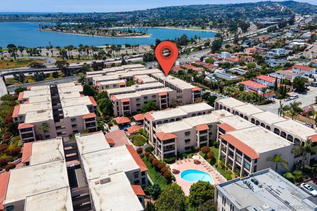 2510 Clairemont Dr, San Diego CA: https://media.crmls.org/mediaz/59be1203-382b-4b34-af00-d3a6be0bcb78.jpg
