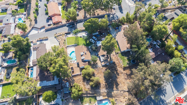 27933 Magic Mountain Lane, Canyon Country CA: https://media.crmls.org/mediaz/59be6912-1e8c-4d55-b111-08e7ca912c87.jpg
