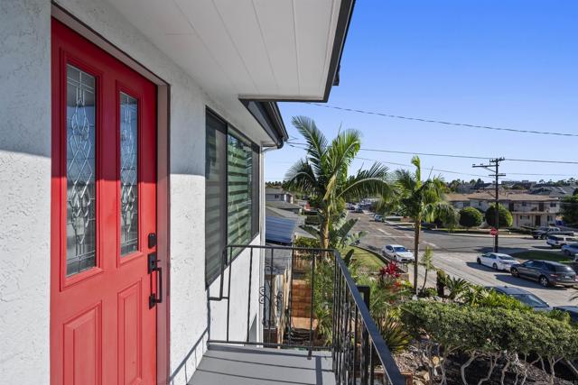 3120 Poe Street, San Diego CA: https://media.crmls.org/mediaz/59bf120a-265a-44cb-a01e-f3916f897d94.jpg