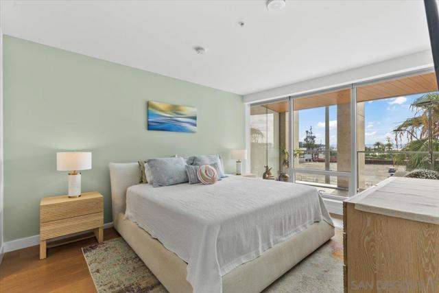888 W E Street, San Diego CA: https://media.crmls.org/mediaz/59bf293e-9642-47ed-bfb0-3725c3f25d2c.jpg