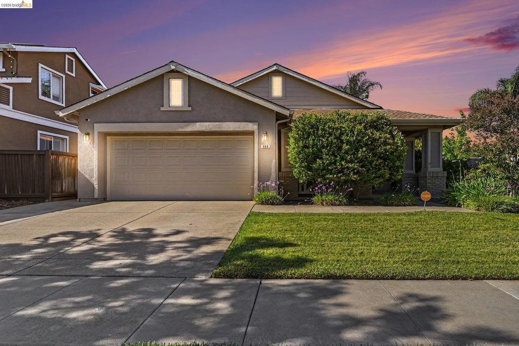 909 Sawyer Way