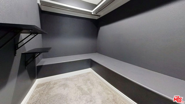 7083 Highcliff Trail, Tujunga CA: https://media.crmls.org/mediaz/59c01752-8ecb-46e4-96d4-317e12a3c910.jpg