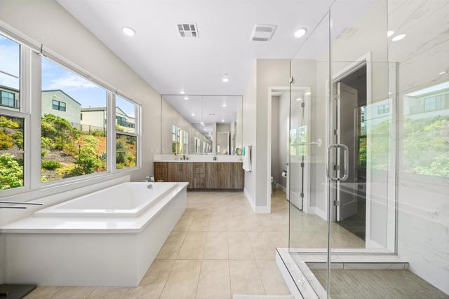 5347 Morning Sage Way, San Diego CA: https://media.crmls.org/mediaz/59c05a37-7362-48be-b67c-1ecbff84a618.jpg