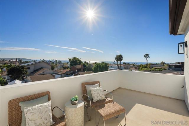 819 Van Nuys St, San Diego CA: https://media.crmls.org/mediaz/59c0882d-86f6-4bc5-a22e-5c6c6ee62749.jpg