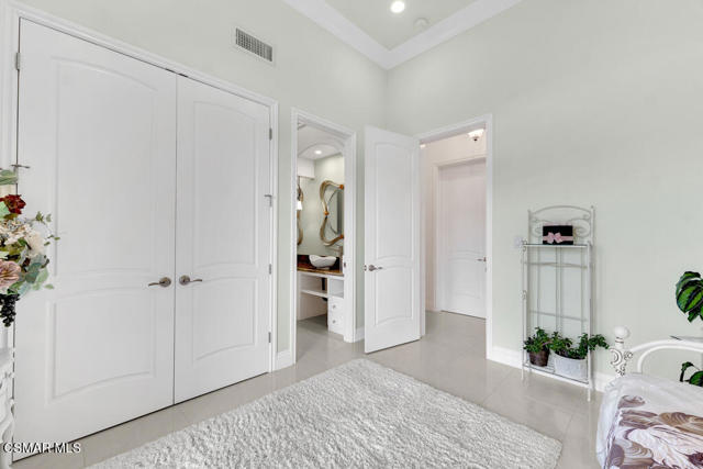 932 Rosario Drive, Thousand Oaks CA: https://media.crmls.org/mediaz/59c0fe82-9d08-4c2f-a4f7-d9e5ce54a96a.jpg