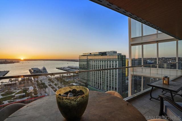 888 W E Street, San Diego CA: https://media.crmls.org/mediaz/59c1173f-1a04-483f-a84e-1c5e21a1e063.jpg