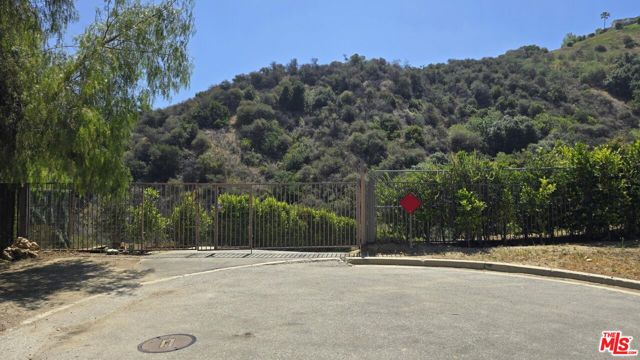 3 Ambar Drive, Woodland Hills CA: https://media.crmls.org/mediaz/59c15734-9d49-4e57-a594-f9c6d48dc6ec.jpg