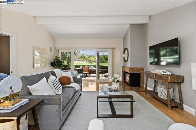 586 CAMBRIAN WAY, Danville CA: https://media.crmls.org/mediaz/59c2744a-b79c-41dc-905d-afd21d6d900a.jpg