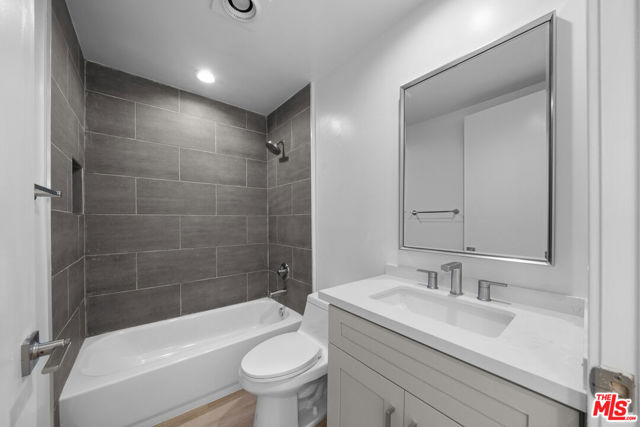 235 S Tower Drive, Beverly Hills CA: https://media.crmls.org/mediaz/59c28798-9a01-4f1d-9492-5e8e4dbf530c.jpg