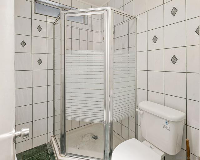 7945 Shadow Hill Dr, La Mesa CA: https://media.crmls.org/mediaz/59c3151e-bb58-4017-83a3-b1c42a41b665.jpg