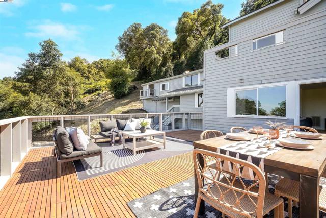 102 Castlewood Dr, Pleasanton CA: https://media.crmls.org/mediaz/59c33482-7d05-409e-b26e-2adf7a6b0287.jpg