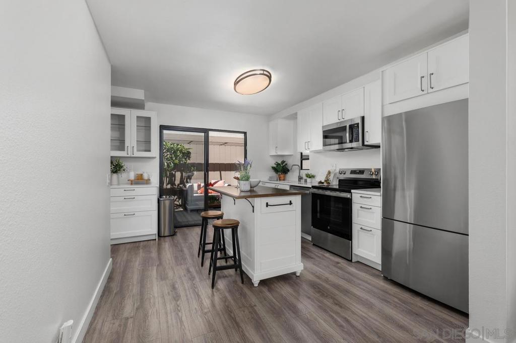 2726 Ariane Dr - photo 8