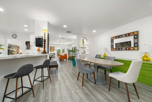 427 Calle Madrigal, Cathedral City CA: https://media.crmls.org/mediaz/59c56183-7b91-4290-880a-aea59b8decc2.jpg