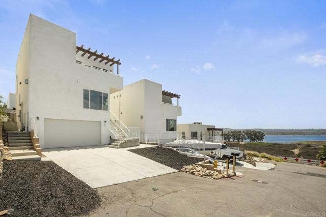 Detail Gallery Image 2 of 35 For 351 Maria Ave, Spring Valley,  CA 91977 - 3 Beds | 3 Baths