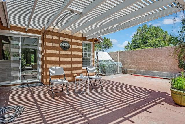 6997 Foxtail Dr, Livermore CA: https://media.crmls.org/mediaz/59c7ab0f-0040-41c7-bcb5-453aa2ad5660.jpg