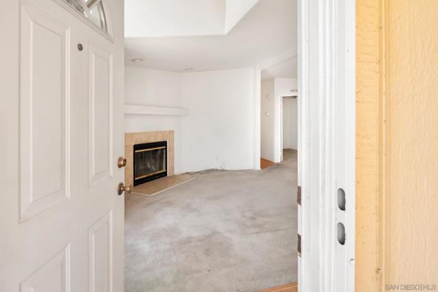 328 Killdeer, Oceanside CA: https://media.crmls.org/mediaz/59c7faa3-b605-415b-b287-33582091c087.jpg