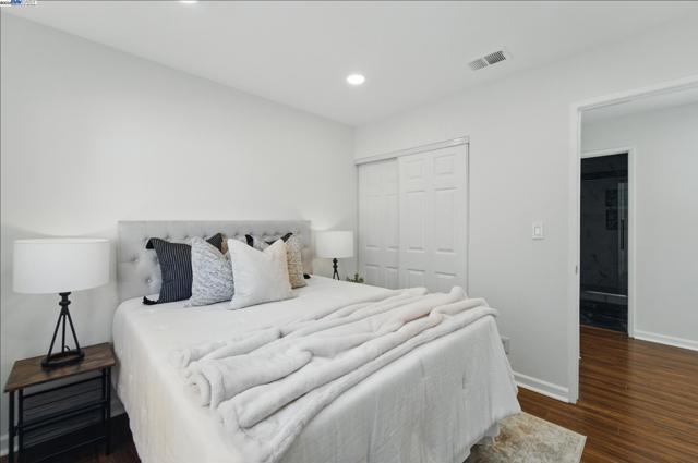35864 Killorglin Cmn, Fremont CA: https://media.crmls.org/mediaz/59c81cc2-b9e0-43ce-a404-a8cd589f63d4.jpg
