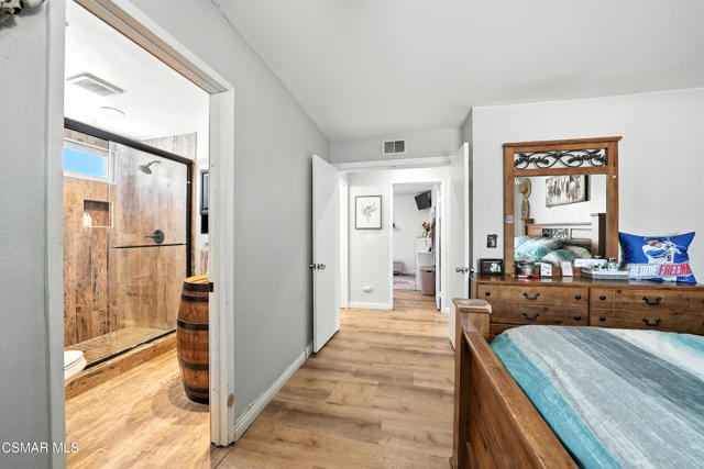 241 Cottonwood Lane, Fillmore CA: https://media.crmls.org/mediaz/59c834b0-1feb-45ff-a796-4778ef6ee97b.jpg