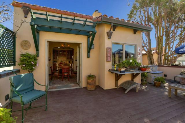 725 Correas Street, Half Moon Bay CA: https://media.crmls.org/mediaz/59c8b205-db5f-4d7c-8d35-78eaf7c7dcce.jpg