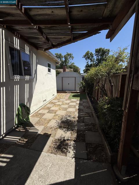 1630 Nicholas Dr, Concord CA: https://media.crmls.org/mediaz/59c8f9f7-12b5-4f63-8c9f-5ceb9b35a058.jpg