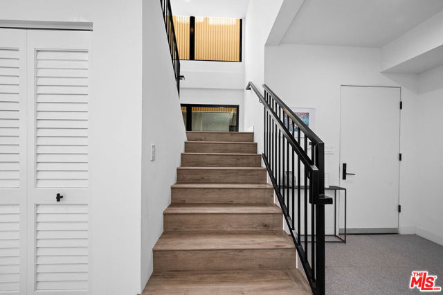 1016 N Martel Avenue, West Hollywood CA: https://media.crmls.org/mediaz/59ca6148-cfb6-4494-b3da-8182d51a0c48.jpg