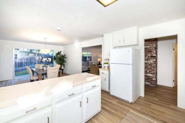 41484150 Byron Street, Palo Alto CA: https://media.crmls.org/mediaz/59ca6962-53dd-4918-b8ce-aecf2092139c.jpg