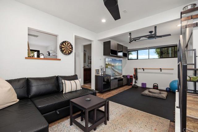860 Nardo Road, Encinitas CA: https://media.crmls.org/mediaz/59caa19f-c133-4f71-b34a-5ab7f5e83c90.jpg