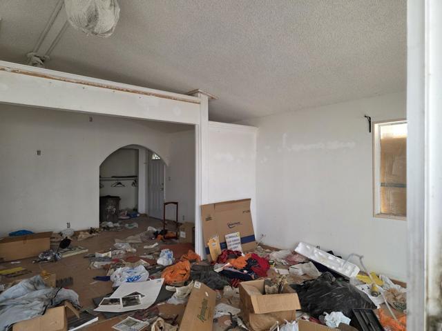 9563 &9561 Aisle Of Palms, Bombay Beach CA: https://media.crmls.org/mediaz/59cb0c61-aa09-4971-9b3e-8c7e016fbadd.jpg